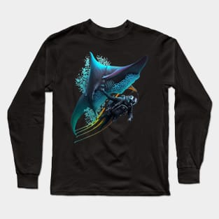 Scubadiving with Manta ray Long Sleeve T-Shirt